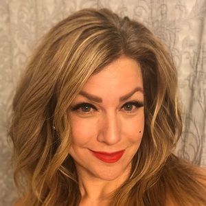 Meet your Posher, Carrie